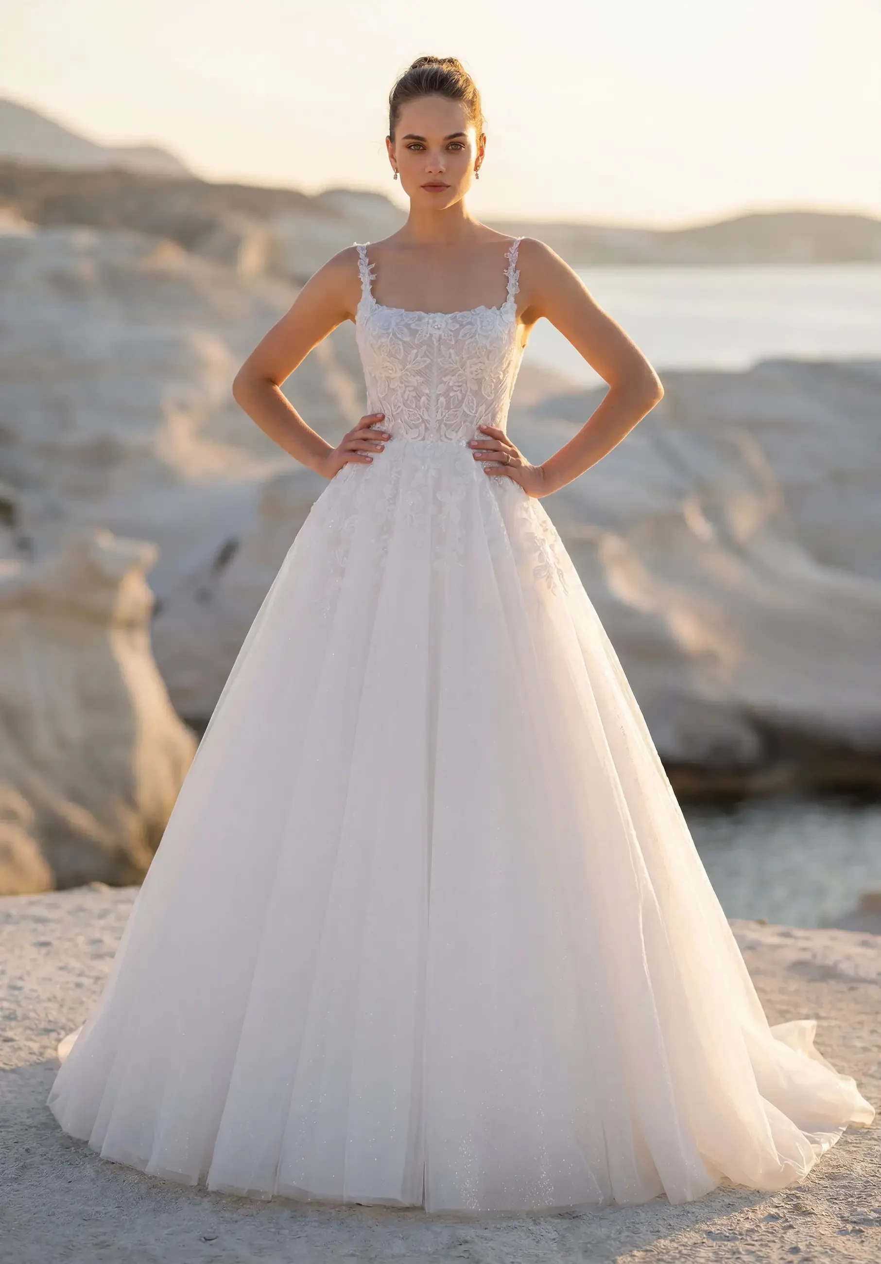 The Ultimate 2026 Guide to Winter Wedding Outerwear for Brides. Desktop Image