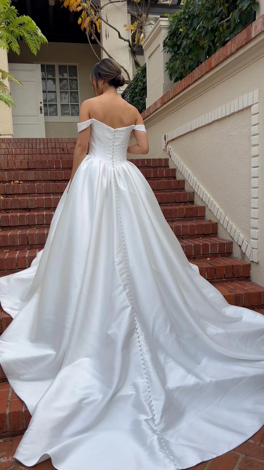 Bridal Collection D4110 #1 autoplay loop mute thumbnail