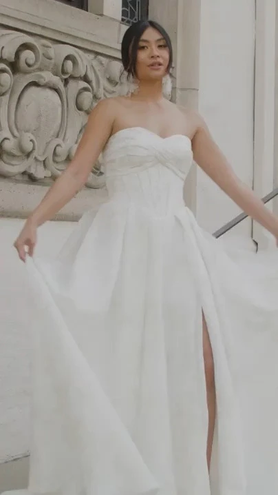 Essense of Australia D4080 #1 autoplay loop mute thumbnail