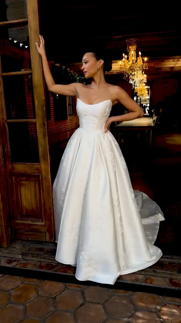 Essense of Australia D4265 #1 autoplay loop mute thumbnail